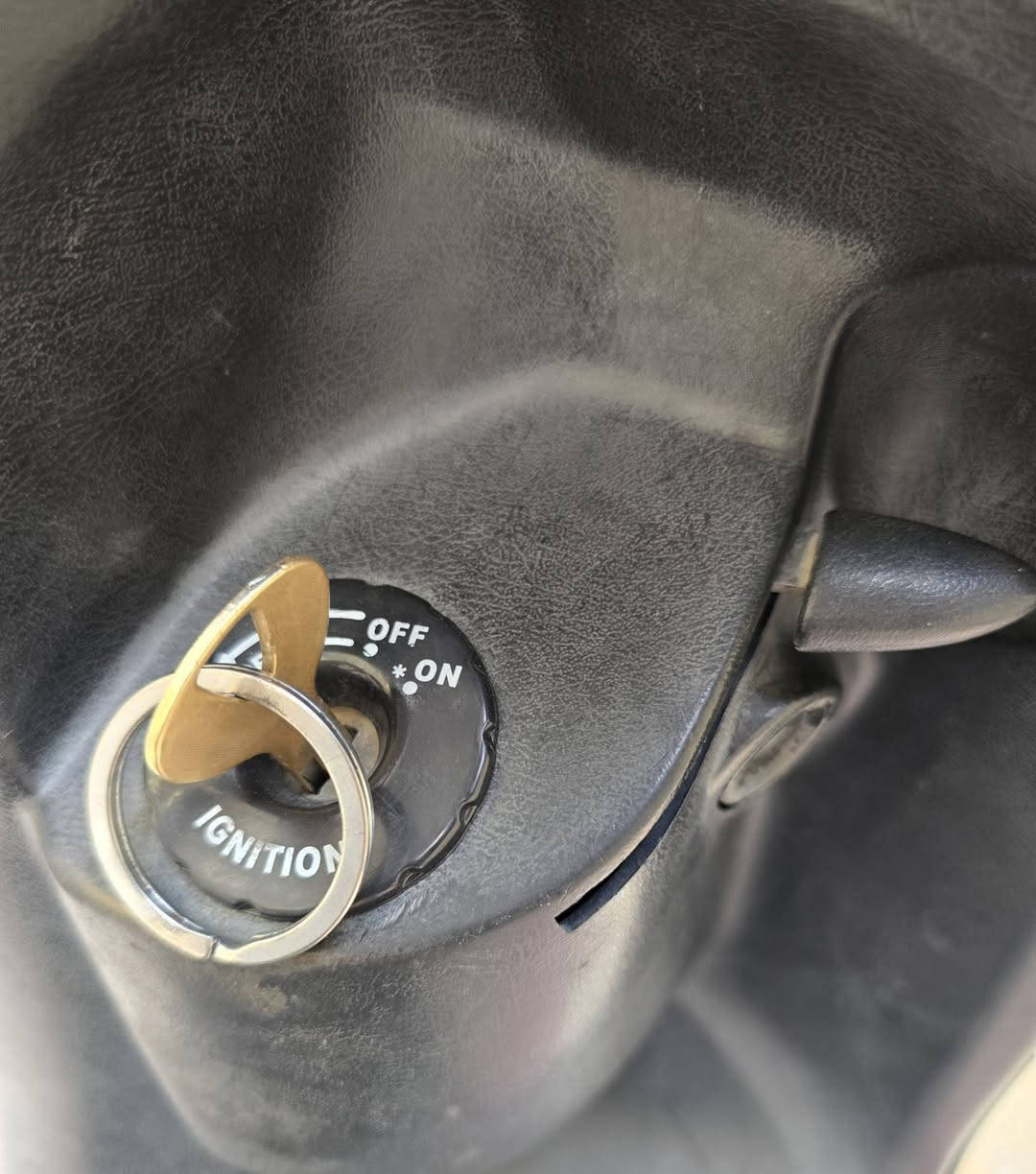 السلام عليكم دراجة منغولي لون سلفري دراجة مكفوله قبل فتره مطلعها من الحاويه مكان ناصريه مركز ***********
