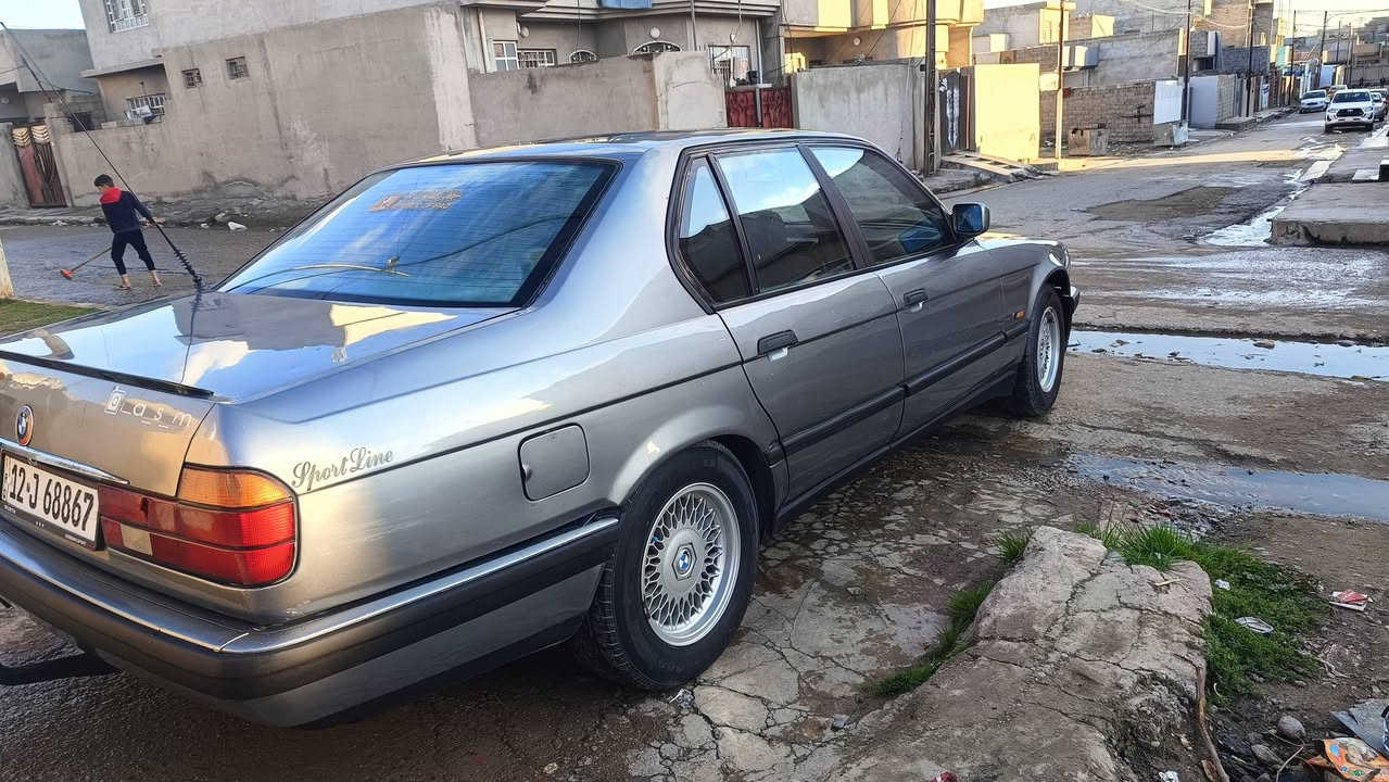 سلام عليكم بي ام للبيع حجم 730 ثمانية سلندر رقم نينوى سنوية وهزى جديده سيارة نضيفة شرط الوكالة والتحويل عنوان موصل ***********    *********** السعر 55 وبيهة مجال للشراي
