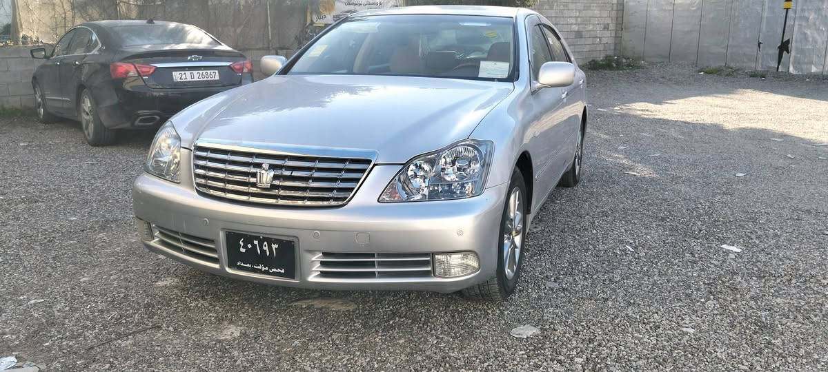 شاهینە بڕاوە 2006 گێڕو مەکینە بەشەرت
گێڕو مەکینە گەورە ڕۆنی گێڕو مەکینەی گۆڕاوە 
ناوزەرد دوو دووگمە بێ دوکەڵ 
تایەو ویلی لۆک سەیارەکە بێ مەسرەفە 
نرخ 48 گەڵا کەمێ مەجال ***********
