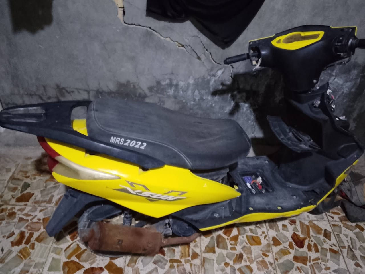 السلام عليكم
دراجه سكنس البيع مديل 22 الدراجه حلو وناعمه 
واي نقص ما بيه تجي شغل سلف وتطلع بيه 
الدراجه كهربائيات كله شغاله 
هندر يشتغل 
تايرات جديد بيه 
ويل رياضي 
الكفر الكدام موجود عدي 
السعر 250 وبيه مجال قليل 
العنوان حي النداء شارع مجمع بيتي قرب قصابيت الميالي 
والاستفسار ***********
