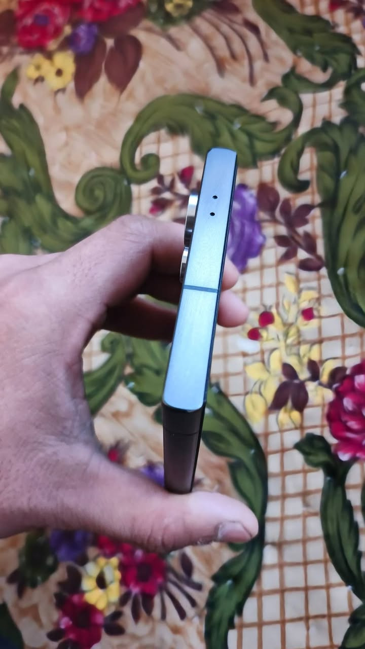 سامسونج جالاكسي 24 ألترا
ذاكرة وصول عشوائي 12 جيجابايت، ذاكرة تخزين 512 جيجابايت
الشريحة مقفلة.
كابل بيانات الصندوق 
شريحة SIM واحدة بالإضافة إلى شريحة eSIM
طريق كربلاء في الحسينية
قفل قفل السعر  1مليون


**إذا كنت صاحب هذا الإعلان وتريد حذفه لأي سبب، رجاءا أرسل رسالة إلى الدعم الفني**