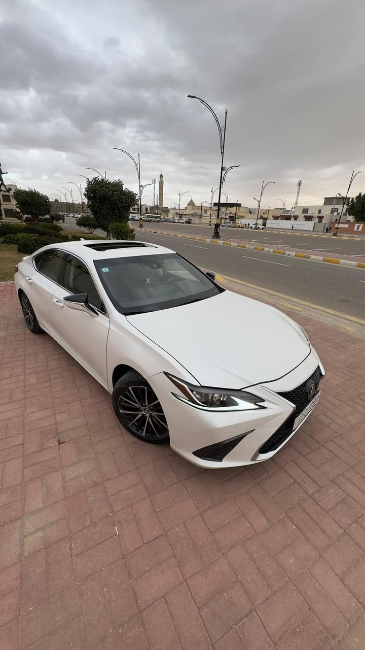 لكزس للبيع 🔻2024 ( وارد امريكي ) 
محرك 4 سلندر ( هايبرد )

الرقم بغداد تحويل ثاني يوم 
اللون ابيض 
المقاعد جلد 
المواصفات فول
كامرة خلفية 
تحكم على المنحدرات 
مستشعر وقوف 
تدفئة وتبريد مقاعد 
فتحة سقف 
بصمة 
شاشة كار بلي 
مراقبة النقطة العمياء
التحكم التلقائي بدرجة الحرارة
مقاعد كهرباء 
مصابح الامامية LED
ابل كاربلاي
Abs
رادار 
شاحن لاسلكي
كشافات ضباب
نظام مانع السرقة
6وسائد هوائية
لوحة قيادة رقمية

مواصفات متخلص والسيارة نظيفة بدون جلوخ ولا رصعات 
تبريد قطعة خلفية 
حادثها : من امريكا جاملغ السايق وبنيد ضربتها من فوك مو حيل قوية 
الايرباك راجع سستم 
للتواصل ***********
مكان السيارة / الانبار - الرمادي 
السعر $270 وبيها مجال
