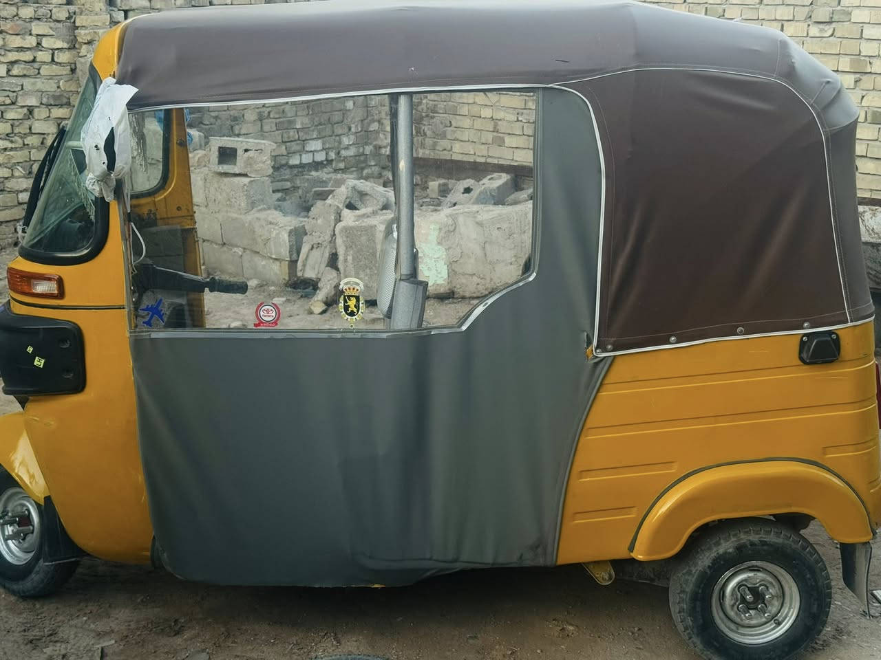 سلام عليكم تكتك للبيع موديل ٢٠ مرقم تحويل ثاني يوم تكتك جاهزه محرك كلشي مابيه تكتك مجنبزه كامله رقم ***********
