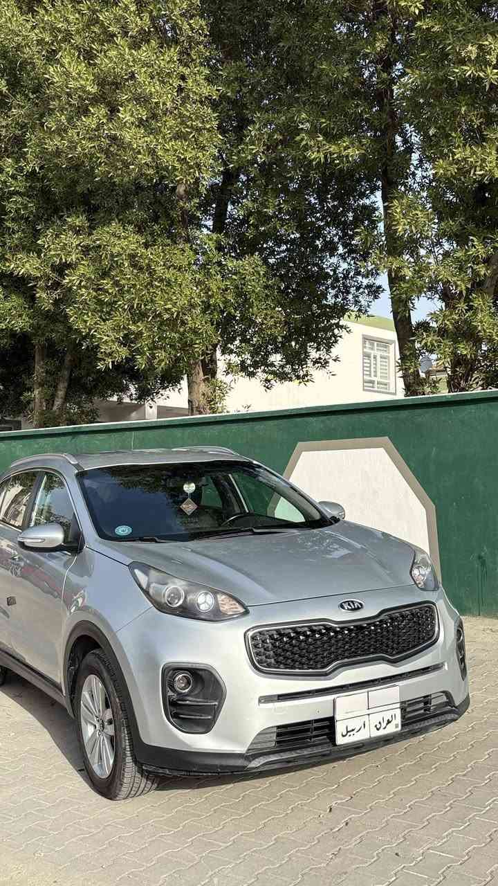 السلام عليكم….سبورتج 2019  ماشيه130 كيلوو خليجي محرك 2000دوش  رقم اربيل هزه بيه 2026 وكاله او تحويل
مكفوله اي صبغ وتبديل بيه حالوب مال بغداد  طخه بلباب الخلفيه عكس السايق والباب الاماميه بيه شخط
مواصفات عاديه 
كير ومكينه كله مكفول وحاداديه مابيه اي نقص جاهزه وشرط ع فحط
شاشه كامره خلفيه 
حساس خلفي
تبريد قطعتين 
تحكمات ستيرن 
انظمه قياده 3
لد نهاري 
عنوان السياره بغداد بجانب الكرخ 
للاستفسار: ***********
