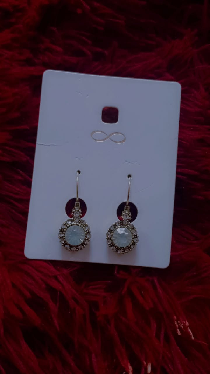 اكسسوارات الماني ثابت طلا اصلي باسعار. خياليه  كوله الف والف ونص  وبل حقيقه احلا من لصور. بهواي. توصيل فقط مسيب


**إذا كنت صاحب هذا الإعلان وتريد حذفه لأي سبب، رجاءا أرسل رسالة إلى الدعم الفني**