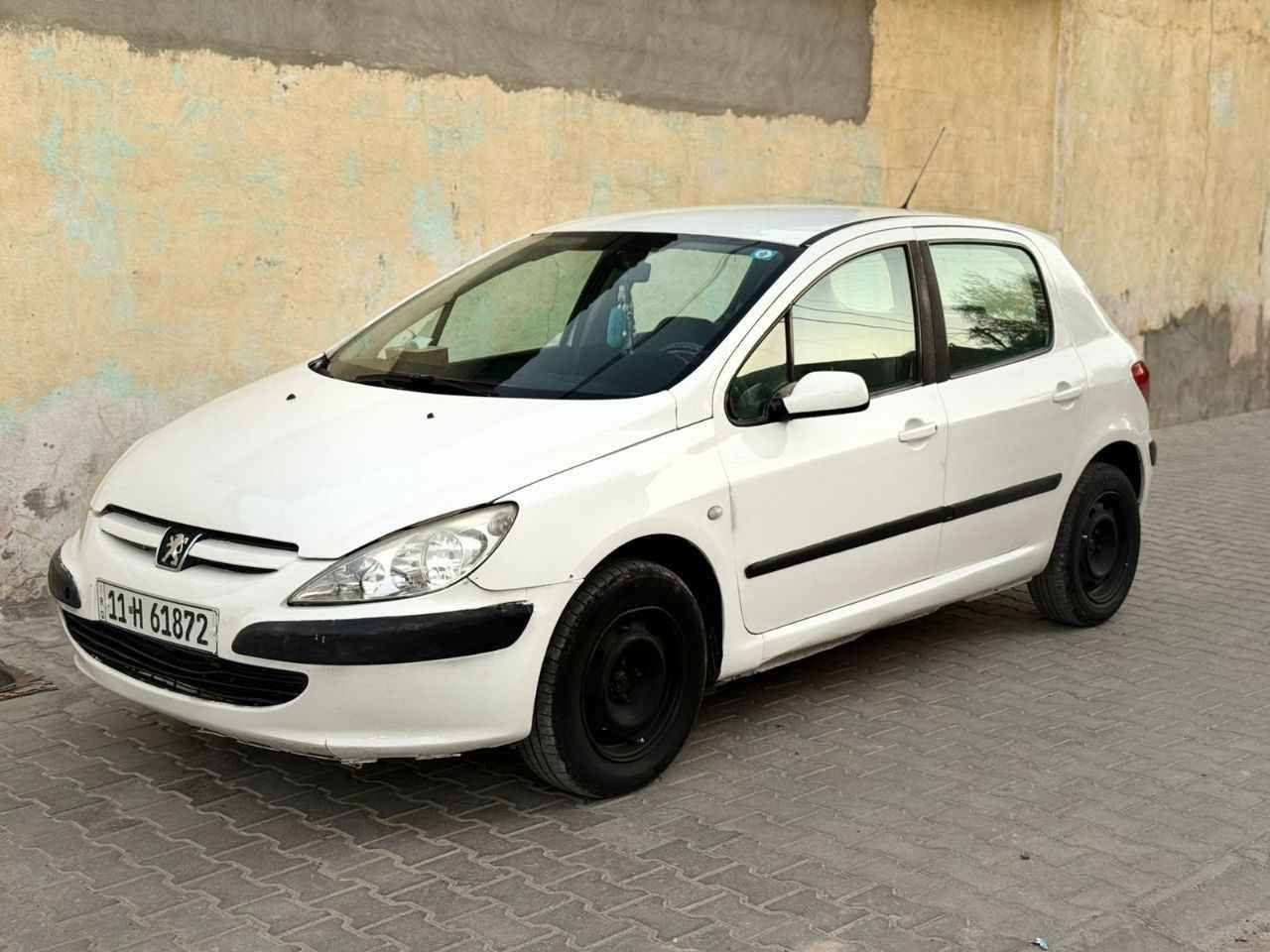 السلام عليكم 
بيجو 307 رقم بغداد إنكليزي هزة جديدة 
موديل 2005 بأسمي تحويل مباشر العنوان الشعب 
السعر 44 سيارة جاهزة فقط نقص كمبريسر التبريد كامل وغاز مشحون جديد وڤان تبريد جديد المنظومة كلهه جديدة حتى راديترات تبريد ومحرك فقط نقص كمبريسر التواصل  *********** متواجد اتصال + وات ساب بغداد, العراق
