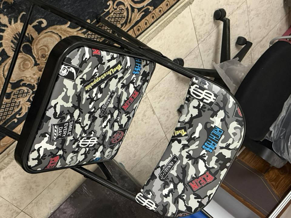 السلام عليكم
يتوفر اثاث عياده طبيه كامل. يحتوي على 
سديه طبيه /بارافان /ميز مكتبي / ترولي /كرسي متحرك /سله / تعلاكة ملابس /كراسي عدد 4

علما ان الأثاث غير مستخدم 

للتواصل.  
واتساب ***********
