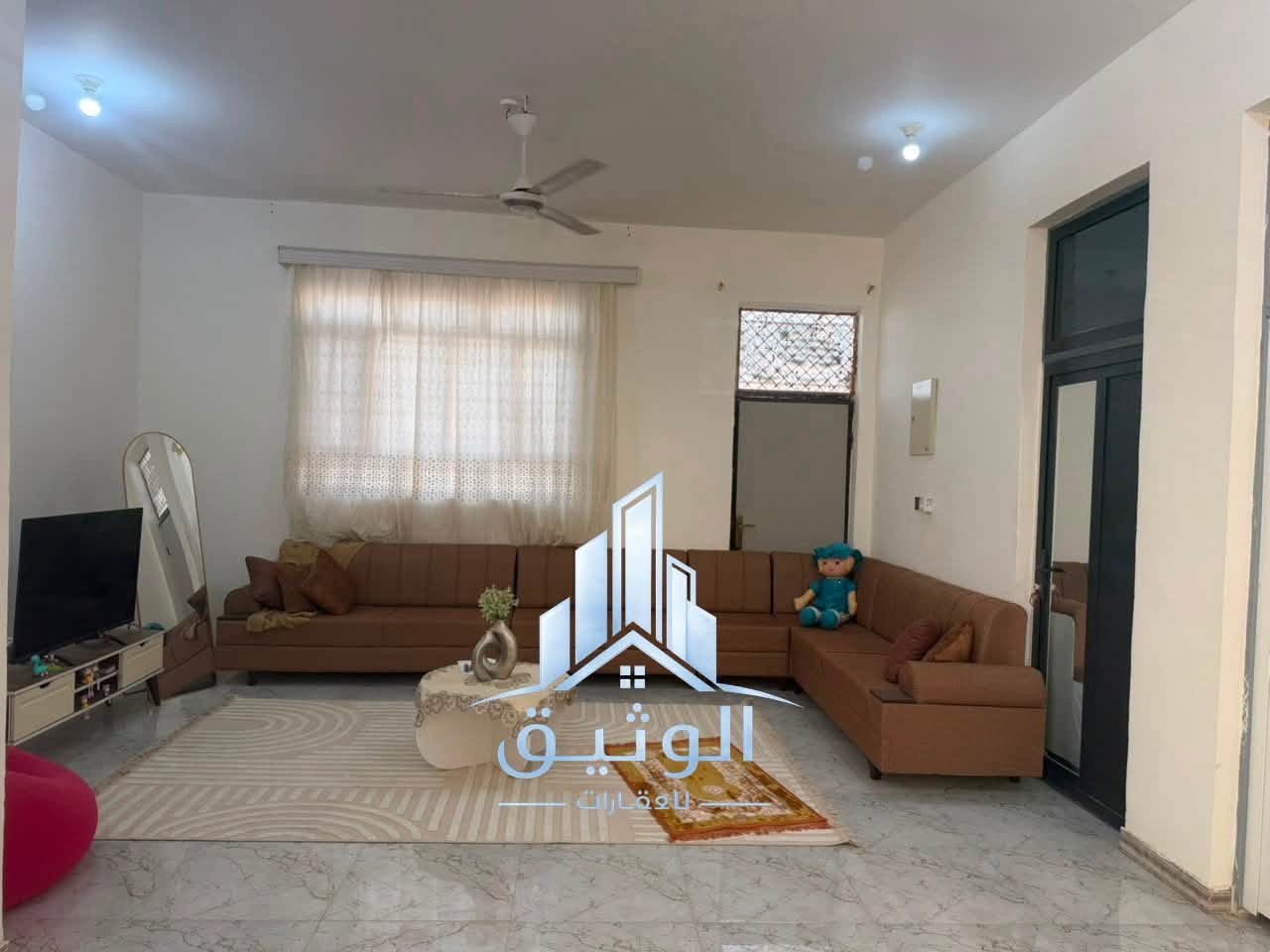 الوثيق للاستثمار العقاري

🏡 للبيع بيت طابقين – حي الأساتذة

📍 المساحة: 200 م²
🛏️ التفاصيل:

* 6 غرف نوم
* صالتان
* غرفة استقبال
* مطبخ
* 3 صحيات

✅ حر (غير مطلوب)

💰 السعر: 220 مليون دينار عراقي قابل للتفاوض

📞 للاستفسار: ***********
سجاد علاء
