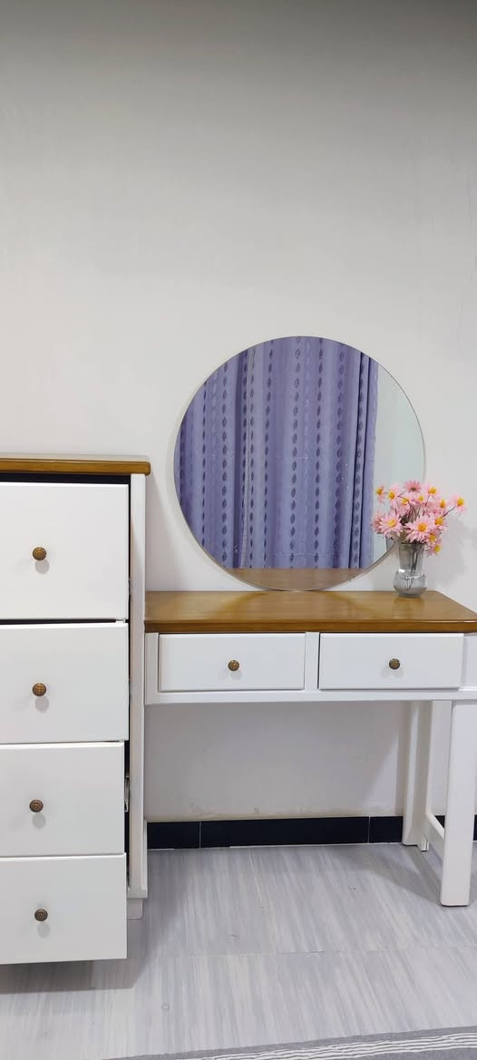 ميز مرايه نجارة مو جاهز
ثكيل وياخذ هواي شغلات يجمع بين الديكور والجرارات
يعني ما تحتاج تشتري شغلتين  

حجمه جبير مقارنه بالصورة

السعر 300 الف + المراية وياه تجي 

الشراي يدخلي خاص


**إذا كنت صاحب هذا الإعلان وتريد حذفه لأي سبب، رجاءا أرسل رسالة إلى الدعم الفني**