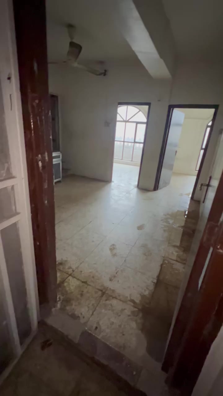 شقق للايجار  السكن عائلي فقط 
العنوان المشتل الشارع العام مقابل الضريبة  
للاستفسار  
***********
 ***********
