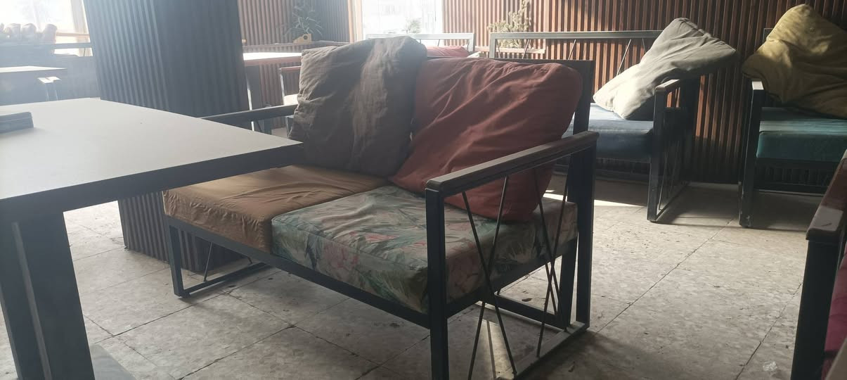 تخم كراسي تزكام مالت كوفي، يرهم للحدايق والبيت جديد للبيع العدد 20قطعه مع الطبلات الخشب للستفسار ***********
