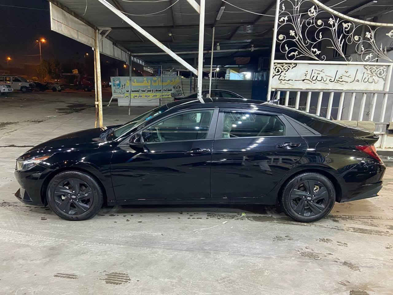 السلام عليكم
النترا موديل 2022 رقم بغداد ب اسمي تحويل ثاني يوم وارد أمريكي حادثها بنيد مبدل اصلي وخشم جاملغ بارد بدون دواخل شواصي ولغود مكفوله وبيها جاملغ خلف السائق بي شويه صبغ اثر طخه خفيفه
مواصفات فول عدا الفتحه 
بصمة
رادارات امامي خلفي وجانبي
تشغيل عن بعد
ماشيه 53 الف
عارضها 138 وبيها مجال بسيط
للاستفسار *********** يوجد واتساب
