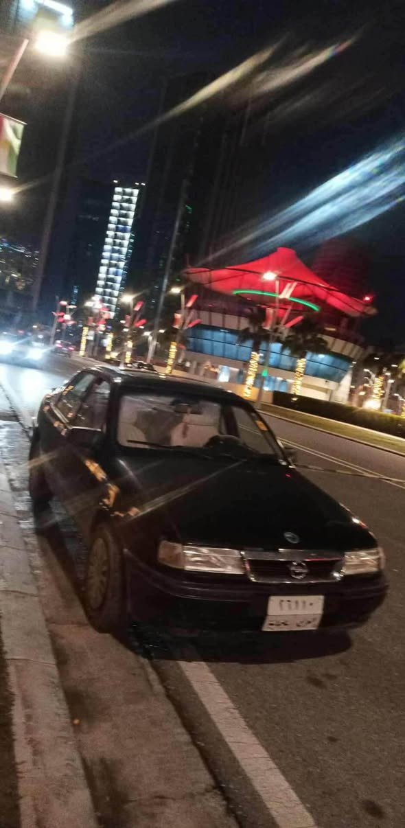 فيكترا موديل ١٩٩١گيرعاديو مه كينه ١٨ په م عامه لوجواني هيج ليدراوي نيه گيرومه كينه به شه رت ته قه وره قه به شه رت يه ك دينار مه سروفي نيه گهرمي كاره باياتي هه موي ايش ده كات سه ياره كه زورخاوينه سعري ٣٨وه ره قه معامه له يه كه م له هه وليرم  *********** أربيل, العراق
