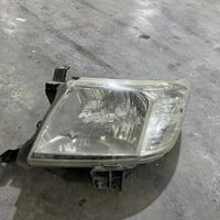 لايت مال تويتا هايلوكس ٢٠١٢ حتي ٢٠١٥  بيلادي أسلي مو تجاري  على جانب ا...