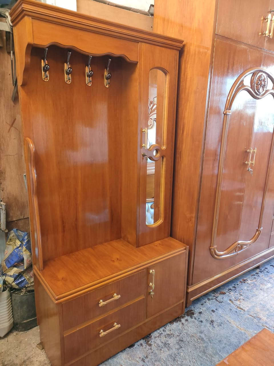 #متابعينا_الكرام 
#غرفه_نوم_ستة_ابواب_ملحق_شغل عراقي ثقيل جداً درجه اولى شرط نقش والتوج سوري ثقيل غرفه شرط شغل ثقيل ما مل سوك ضهر حل وشد براغي نظافه الغرفه 100% 👌🏻  مستعدون لشراء غرف النوم والقناصير المستخدمة
للاستفسار مراسله الصفحه او الاتصال على  الارقام التالية 
***********📲 واتساب 
***********📲 

📍 العنوان موصل الجانب الايمن دوره الزنجيلي📍
💙تابعو صفحتنه ليصلكم كل ماهو جديد وحصري💙
