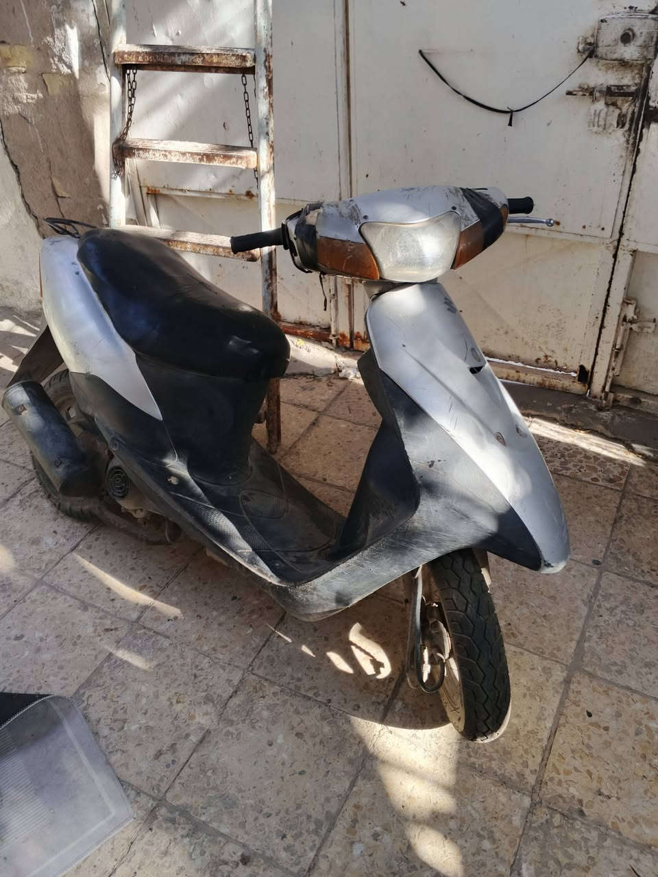 السلام عليكم شباب دراجه ساسوكي جاي امشي وكض لهندر للبيع لشراي يخابر لو يراسلني ابيع كومه حديد بدون اوراق مكاني حي لحسين لجديد هاض رقمي ***********#الجميع
