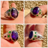 خاتم بركة • مستخرجات الضريح • الياقوت جمشت