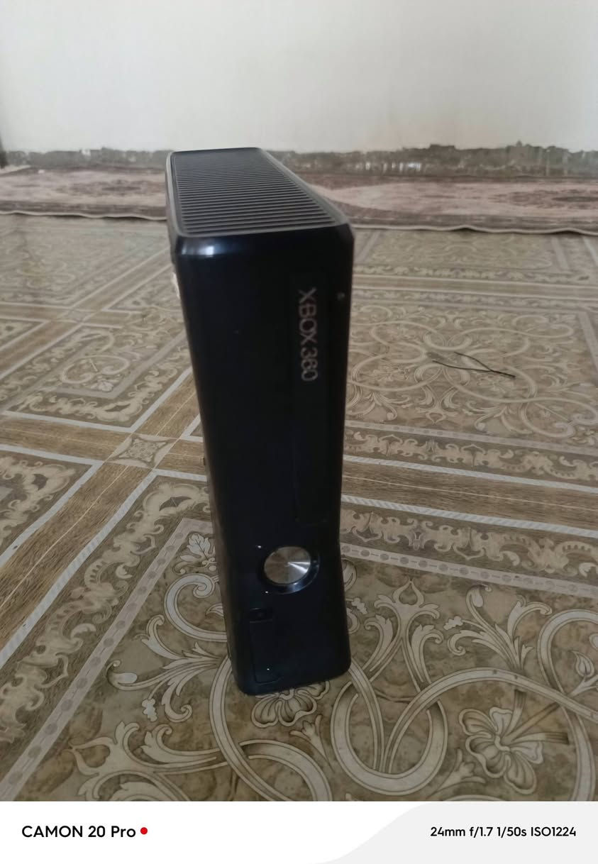 سلام عليكم بلي اكس بوكس ٣٦٠ مهكر بي العاب تقريبن ٧ او ١٤ و يجي ويا ٣ جوستكات ٢بلاتوث و وحدة واير البلي مكفول من الطول لطول  ويا ملحقاتة الواير و المحولة العملاقة سعر ١٥٠ الف قفللل مكاني بغداد جسر ديالى على الواتساب ***********

