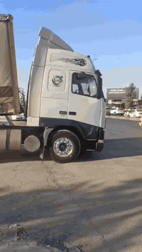 سياره فولفو للبيع للاستفسار الاتصال على الرقم 07740898946