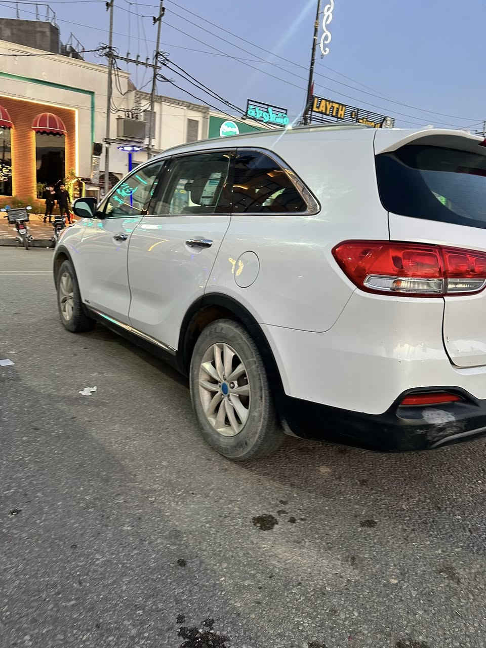 السلام عليكم. 
سورنتو ١٦ أمريكيه  
ماشيه ١٠٠ 
سونار مرفق 
***********
١٤٥$.  مكينه ٤.     ٢٤٠٠ جي دي اي    مكان كربلاء
