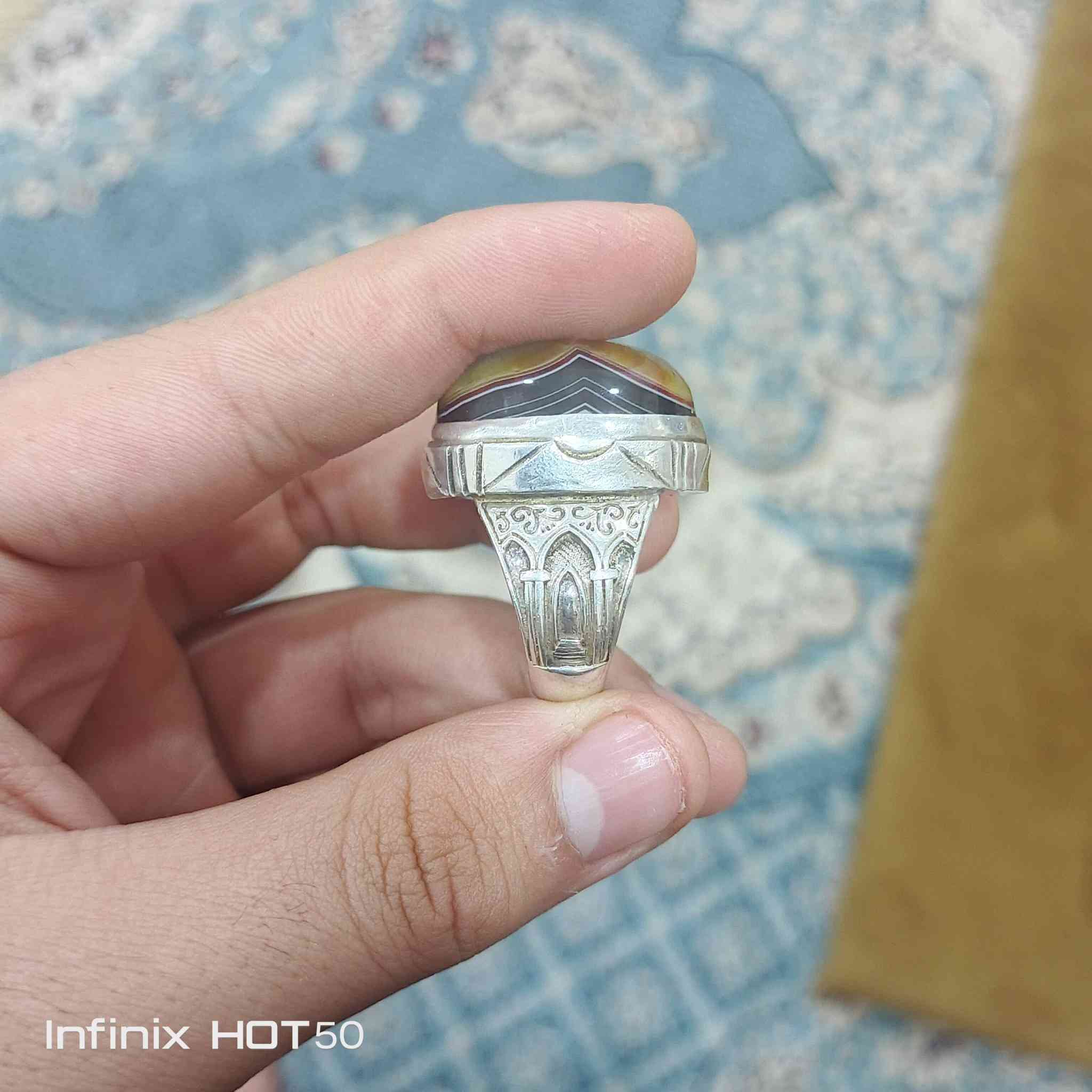 سليماني عينين قديم خشن
وزن الخاتم 33 غرام 
السعر 125 مع التوصيل قفل .


**إذا كنت صاحب هذا الإعلان وتريد حذفه لأي سبب، رجاءا أرسل رسالة إلى الدعم الفني**