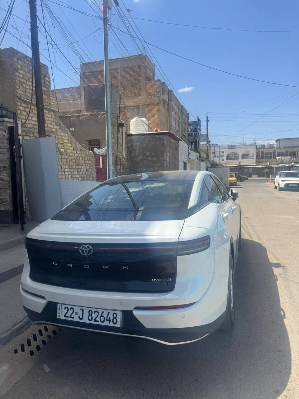 سلام عليكم كراون ملكة ٢٣ خليجية وكالة عبد الصمد بيع او مراوس  لونهة الاصل ابيض واني مسويه تو كلر تكدر اشيلة عادي ماشية ٦٠ رقم اربيل باسمي هزة وفحص جديد تريد تحويل او تريد وكالة اني حاضر محرك ٢٥٠٠ تنفس طبيعي هايبرد والسونار موجود سعرهة ٣٢٥ بيه مجال مكاني بغداد الشعب ***********
