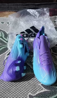 لابچينات ٤٣ • حذاء وردي ٤١