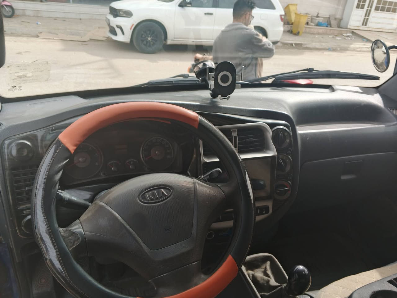 السلام عليكم كيا بنكو 2010 سعرها 83 وبيها مجال مكلف بالنشر
رقم ميسان الماني مشروع وطني تحويل 
مكينة قبل شهر مشدودة مسكر 2700 كير عادي مكينة وكير بحالة ممتازة كهربائيات شغالة شاشة كأمرة مكاني ناصرية مركز *********** هذا رقم راعيها و بخدمتكم
