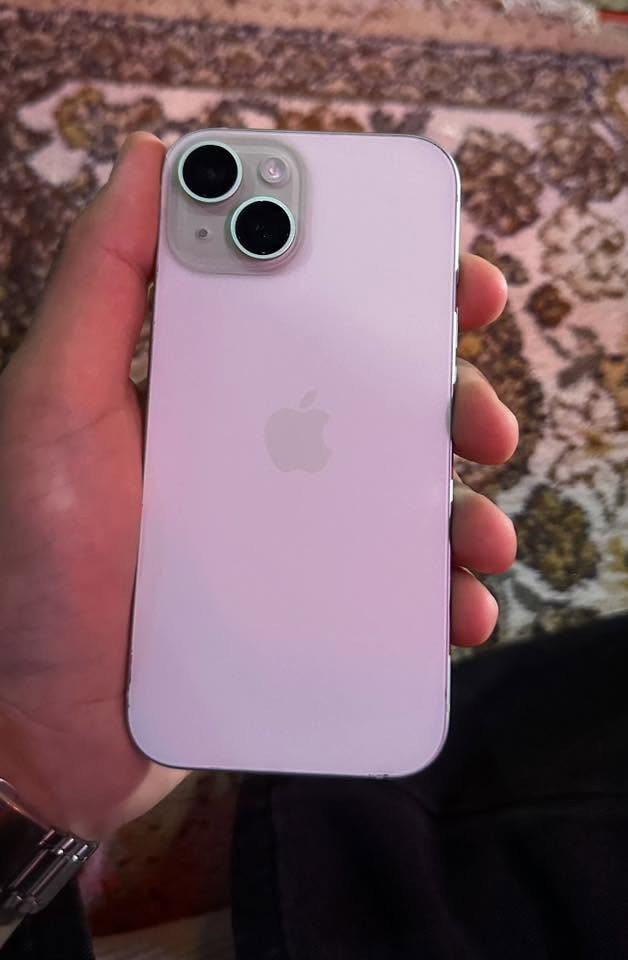 iPhone 15 

١٥ عادي للبيع .
جهاز جديد بطارية 100%🔋 
ذاكرة ١٢٨ 
 مكفول من الخدش ماكو فرق بينه وبين الجديد 

شراي واتساب فقط مو شراي لا تراسل
***********
