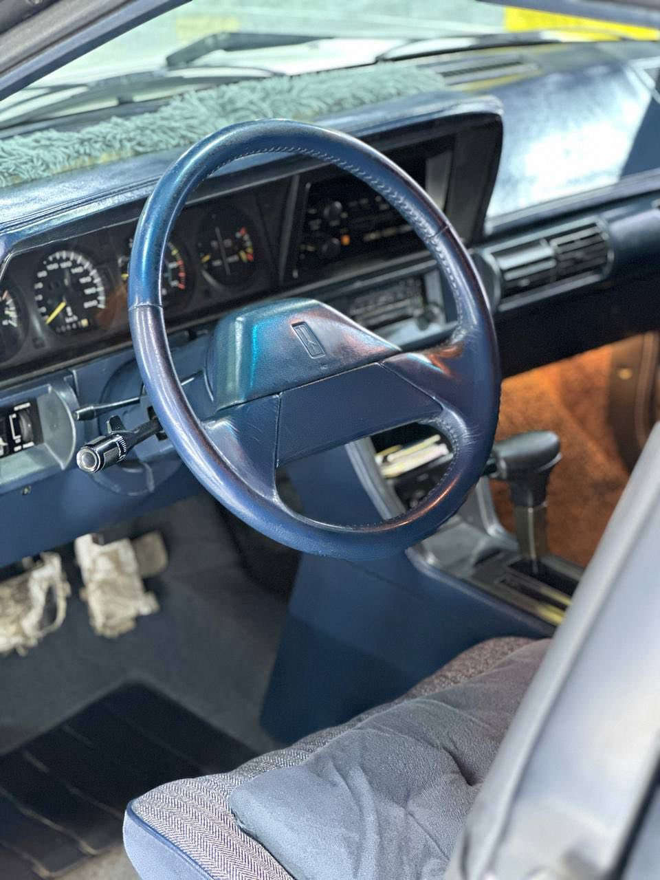 السلام عليكم..
السيارة للبيع
السيارة بحالة وكالة بدون اي ضرر بدون صبغ بدون حادث  
موديل 1990 
ماشية129 الف 
تحول ثاني يوم 

للتفاصيل اكثر تواصل مع. رقم واتساب 

***********
