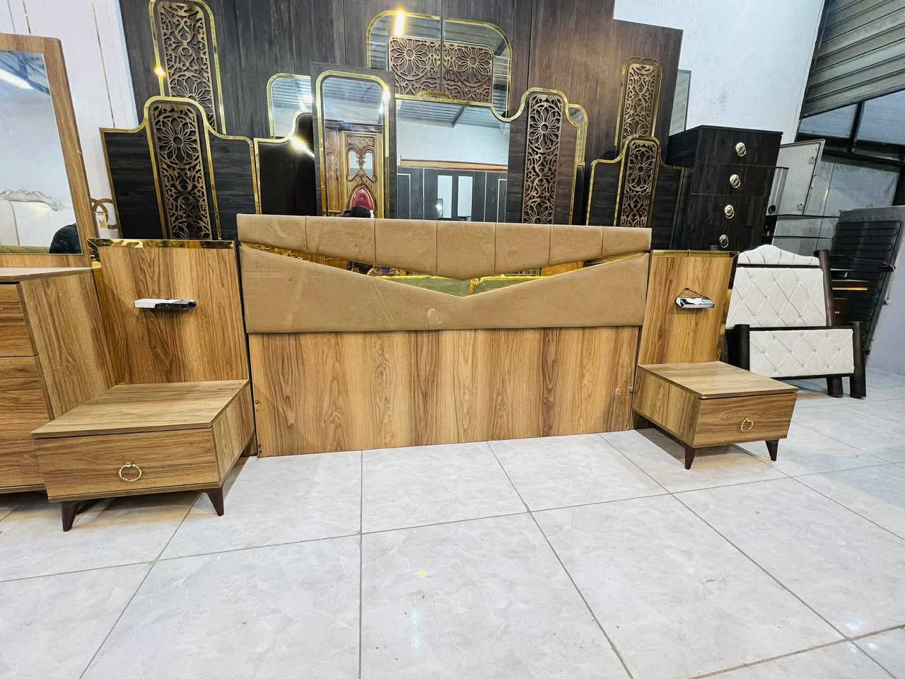 غرفه ترڪي🇹🇷 
5 قطع 
نضافه 90/💯
نضام ابواب 
السعر /500
مع شد ونقل 🚚 داخل بغداد مجانآ
 باقي المحافظات بسعر مناسب ***********
