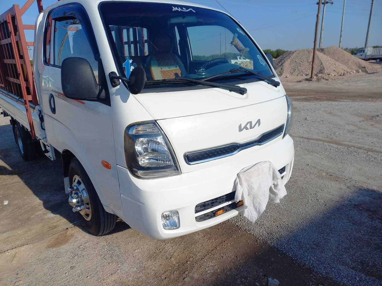 (مكلف بالنشر) 
كيا فحل مسكر موديل 18 رقم شمالي متومه متومه متومه كفاله عامه محجر وغلاف ودعاميه ودوشمه محوره 14 تاير وستد 27 تخم تاير جديد السعر 85 وبي مجال (***********)(***********)
