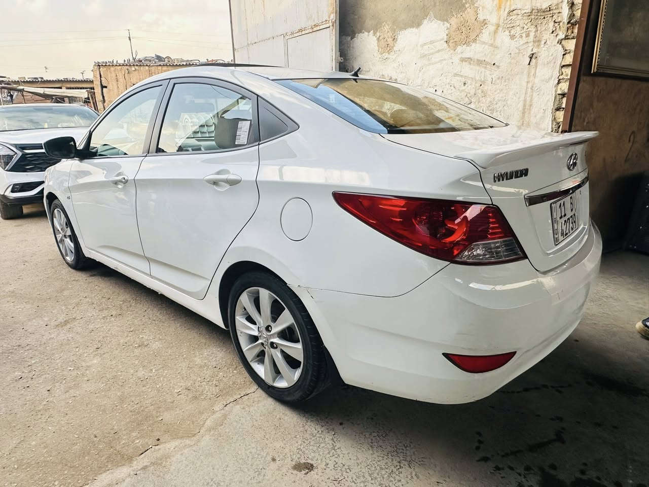 سلام عليكم
اكسنت  خليجي 

موديل 2013 

محرك 1600 

ماشيه 144 الف 

سياره حلوه وكاعده 

بدون صبغ فقط 

فقط بنيد نفس لون اثر حرك 

موصفات 

فتحه 

5تجاوي 

5ويلكب 

شاير مري 

شاشه 

السعر 95 وبيه مجال 

سنويه ورقام جدد وهزه جديده 

وبعد تجي وشوف بعينك 

عنوان كاظميه  ***********
