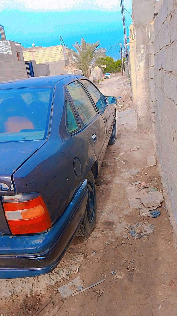 اوبل فكترا للبيع سياره حداديه جديد كير جديد مكينته بس خيط بخار السياره جديد  السعر 25ورقة وبيه مجال الاستفسار على الرقم ***********
