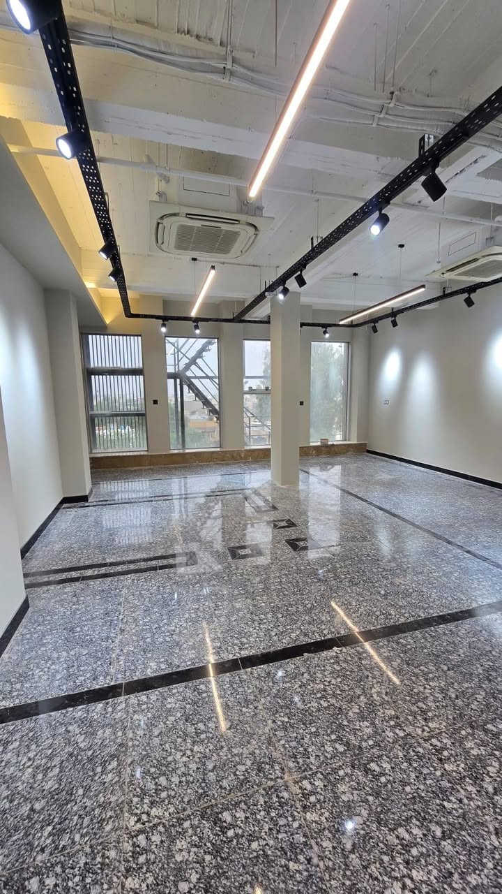 تريد صبغ يبيض الوجه؟ 🏠🖌️
نقدم لكم خدماتنا في عالم الأصباغ والديكورات الحديثة للمنازل والمشاريع التجارية 
​🏗️ صبغ واجهات خارجية (مقاومة للظروف الجوية)
​🛋️ ديكورات داخلية حديثة تناسب ذوقكم 
​🛡️ نضمن لك "الدقة واللمسة الفنية" والعمل تحت إشراف مباشر
🔹️ المحافظة التامة على نظافة الأثاث والأرضيات
🔹 دقة متناهية بالتنفيذ
🔹 أسعار تنافسية
🔹 ضمان بالعمل
#​شعارنا :: الأمانة في العمل والسرعة في التنفيذ
​📍 موقعنا :: [  بغداد  ]
#للتواصل معنا عبر الخاص أو الاتصال :: [ *********** ]
