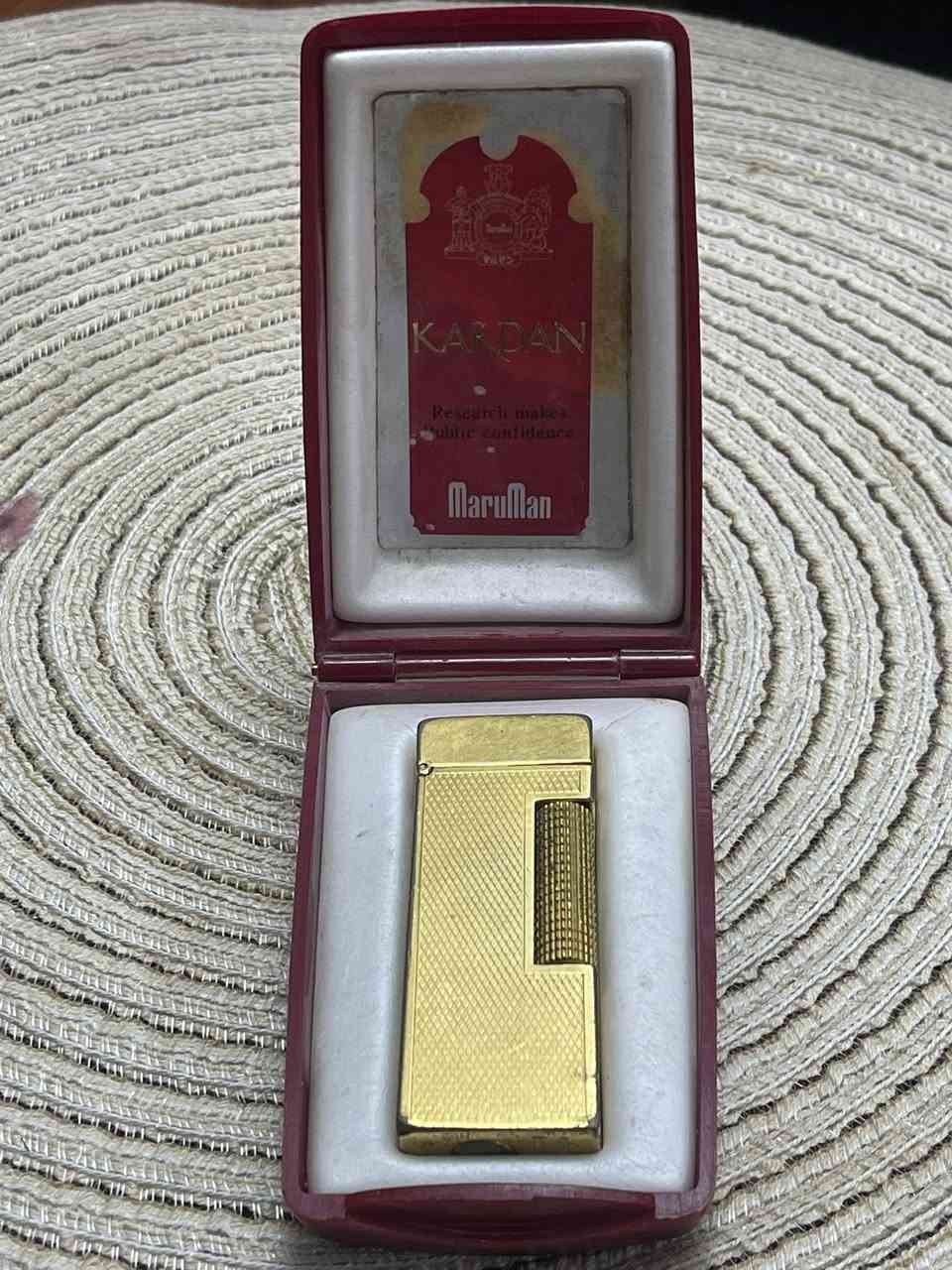 مارومان /Maroman ذهب عيار 22 بلعلبة الاصلية
المنشا : اليابان 
الانتاج :1980  
مختومة برقم : K22 G.P مختصر (Gold Plated) 
الرقم التسلسل : E 30 
شغالة ومضمونة من تهريب الغاز 
للاستفسار خاص او الاتصال 

***********
