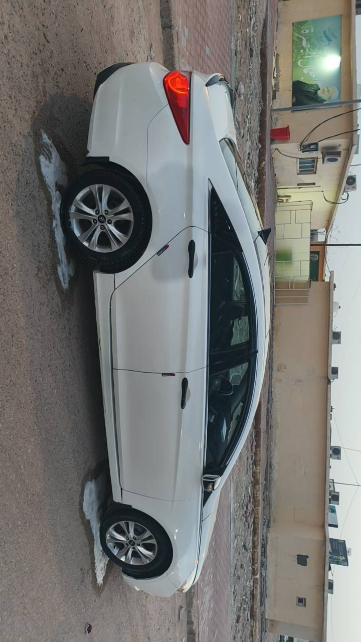 سوناتا أدوات فول فول موصفات محرك ألفين دوش بانزين 
مكينه وكير وحداديه وتبريد قطعتين دخول جديد ماتذب عليها ربع جاهزه من كل النواحي أرقام وسنويه أربيل 
السعر 57وبيها مجال  مكاني بصره 5ميل
***********
