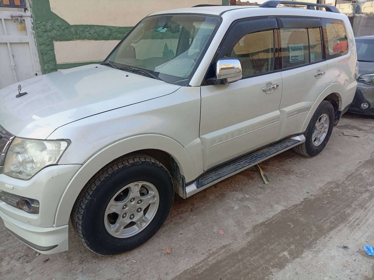 السلام عليكم باجيرو للبيع موديل ٢٠٠٨ محدثه ١٦ مكينه ٣٠٠٠ الرقم بغداد مكفوله من الصبغ والضربه للتواصل على هذا
الرقم ***********
