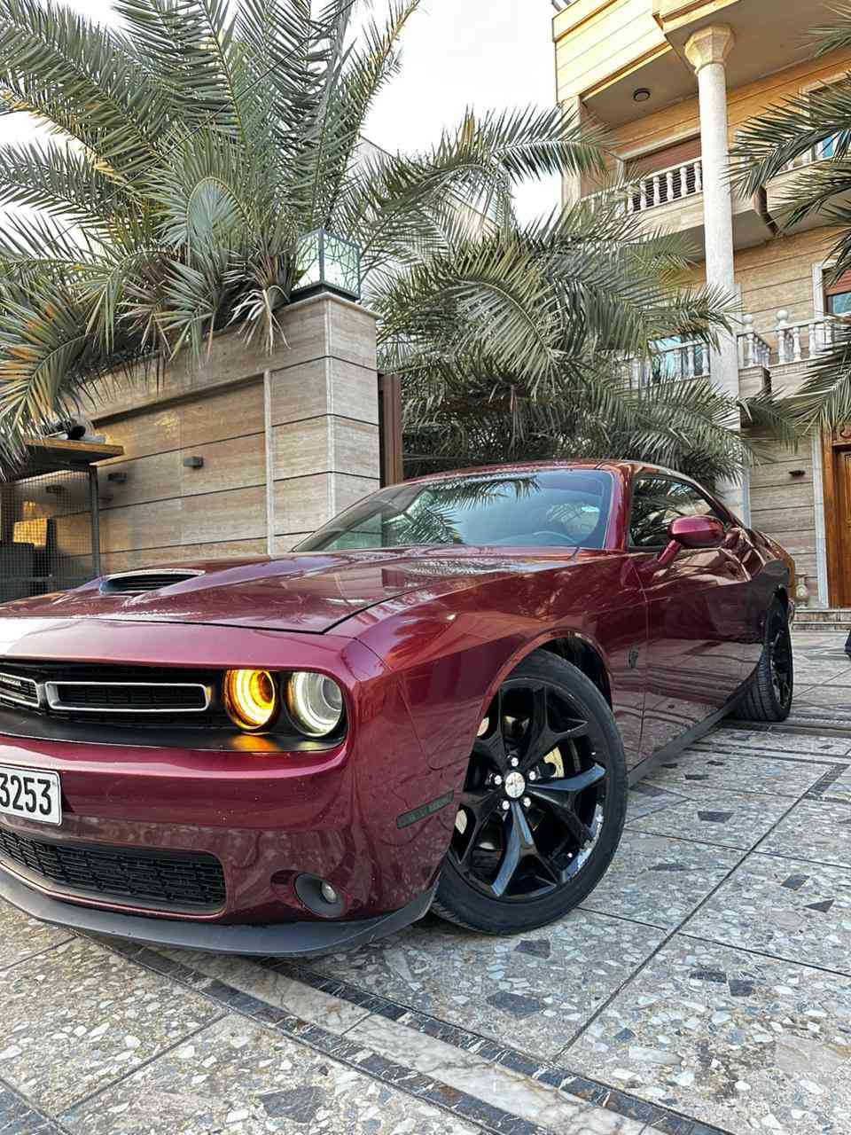 سلام عليكم للبيع جالنجر موديل ١٩ لون مميز GT  سياره جاهزه من كل النواحي كير مكينه صدر تبريد تدفئه بيه ضرر من امريكه جاملغ وباب صبغ وبيه بلعراق جاملغ خلفي صبغ وبنيد محدث سياره شاشه جبيره حساسات كشنات حضن شفتات بلستيرن وباقي مواصفات بيه ملاحضه بسيطه ماشيه ٨٧ الف 
مكان بغداد شارع فلسطين 
سعر ١٤٩ قفل 
***********
