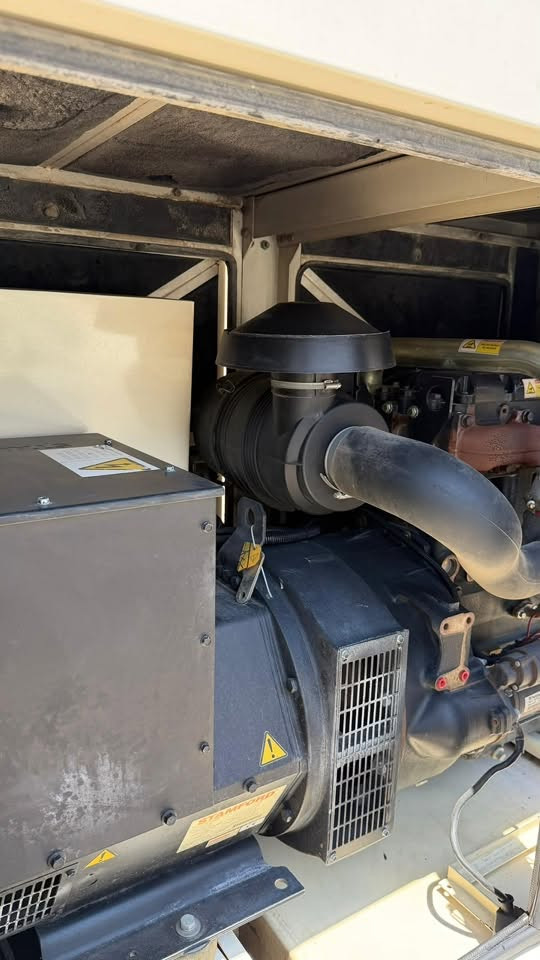 حجمه 80 KV بيركنز انكليزي اصلي على وضعيت الوكاله ما ملعوب بيه
مكاني كربلاء غير متواجد على الفيس 
رقم الهاتف : ***********
