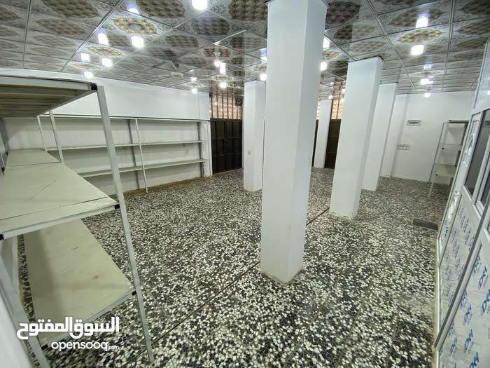 من رخصه الادمن
السلام عليكم 

متوفر محل للإيجار 
مساحه 90 متر مربع ركن

الخدمات 

كهرباء 
ماء 
غرفه اداره 

الموقع 

النجف الأشرف  // حي شهداء قرب مكتب الرشيد

للاستفسار 
عله الرقم متوفر بي واتساب 

اسيا //  ‭0772 678 1971‬
الاثير // ‭0780 730 0237‬
