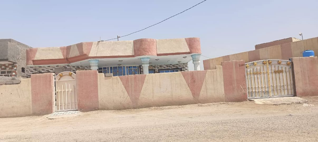 موقع مميز وسعر مناسب 
نقدا أو اقساط 
------------------------------
يعلن مكتب أهالي بابل للعقارات عن توفر داران بناء 🏢 طابوق سقوف كونكريت مسلح سند زراعي 25 على شارع تبليط 10م وخدمات متوفرة من كهرباء وماء اسالة..

1. دار سكن مساحة 360 يتكون من ثلاثة غرف منام واستقبال وكلدور ومطبخ ومجمع صحيات داخلية وخارجية.
السعر/ 47 نقد - 53 قسط

2. دار سكن مساحة 450 يتكون من غرفتين منام واستقبال وكلدور ومطبخ ومجمع صحيات داخلية وخارجية.
السعر/ 55 نقد - 60 قسط
الموقع/ بابل - الحله - أبي غرق طريق المهناويه وعلى مسافة قريبة من المعهد الفني...
للاستفسار الرجاء الاتصال على صاحب الدور وبشكل مباشر ومن الله التوفيق...
7873410868‬‏0


**إذا كنت صاحب هذا الإعلان وتريد حذفه لأي سبب، رجاءا أرسل رسالة إلى الدعم الفني**