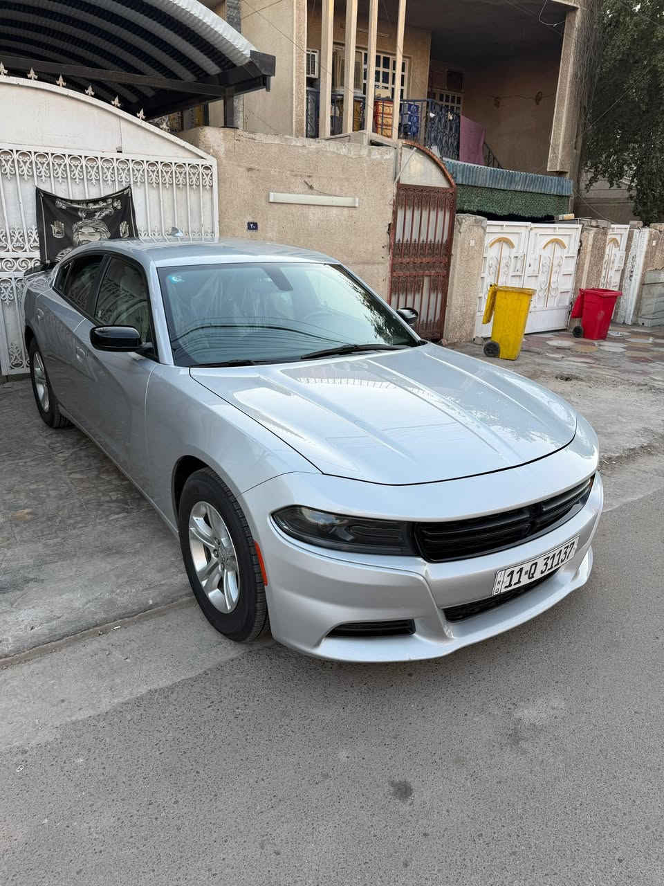 السلام عليكم اخوان جارجر موديل 2023 السياره فئه SXT حادثها موضح بل صور ماشيه 52 السياره شاشه جبيره وكشن كهرباء سعرها مناسب ب 225 وبيها مجال بسيط جداً اخوان الي تفيده يتصل 
عنواني شارع فلسطين 
***********
