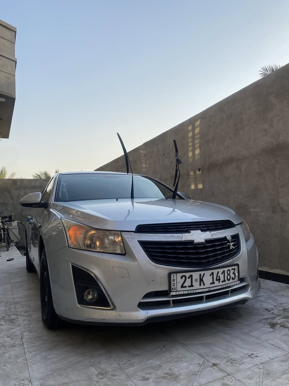 السلام عليكم من رخصة الأدمن شفروليه كروزموديل 2013 LS وارد خليجي السيارة جاهزة من كلشي تخم تاير حدادة تدفئه تبريد السيارة انضف من الصورة محرك او كير خير من الله السيارة صبغ جاملق جهة السائق  رقم السيارة سليمانية او بسمي السيارة تاخذها مني شرط ربع دينار مذب عليها كامله مكمله على حبايه او نص ماشيه (58ميل ) سعر السيارة 83 او بيها مجال مكاني البصرة ابي الخصيب للئستفسار اكثر ***********
