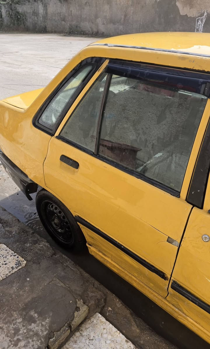 السلام عليكم سايبه موديل 12 شاصي يرادله لحيم السيارة شغاله 
الكير مكفول 
الصدر مسوي جديد الله شاهد كلشي بيه اصلي شديته
المكينه كايمه بس شغل واطلع وين متريد
الكشر وسط وبيها خياس بالجنطه
السيارة اصوليه بأسمي
مشروع وطني كبل تحويل ورقم انكليزي يخلوله
السنويه ضايعة ومسوي بيها بلاغ وكامل بحيث كبل بفايل واحد تحويل ملكيه وابلاغ الضياع
رايدها ب 17
سولفتلك كلشي هنا بحيث ميحتاج تخابرني تكلي شبيها مابيها
مكاني بغداد الشعله
 وهذا رقمي ***********
