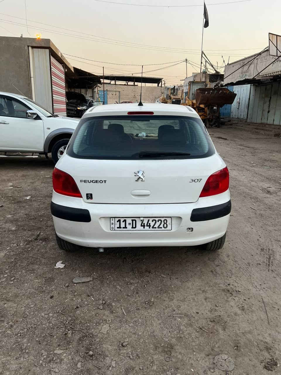 بيجو 307موديل 2014 كير مكينه جيده تخم تاير تبريد شغال السعر 53غير متواجد عل فيس الاتصال عل رقم ***********

