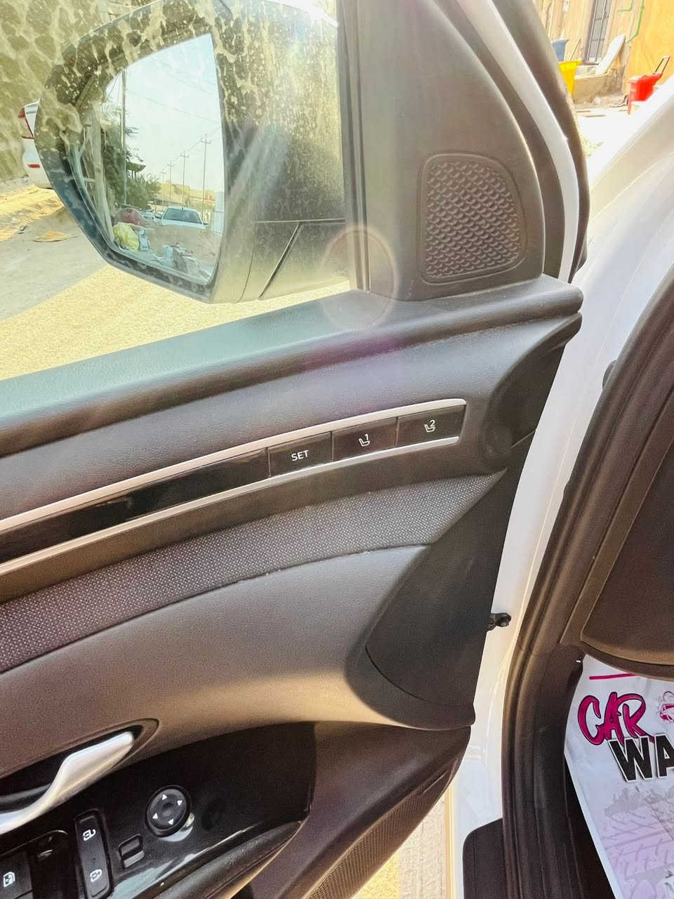 توسان 2023  VIP - وارد أمريكي  فحص مؤقت  فول مواصفات ليمتد
- بدون ايرباك
 -ماشية 16 ميل
. فول مواصفات كاملة:
. كاميرات 360 اربع كاميرات
. عند تشغيل الاشاره تظهر كامرة بالعينه
. تتقدم وترجع على الريمونت
. جنطة كهربائية شفط
. بصمة تشغيل + بصمة أبواب
. إنارة ترحيبية عند الاقتراب
. شاشة كبيرة تعمل باللمس بالكامل 
.كشنات جلد
. كشنات تدفئة وتبريد
. فتحة سقف بانوراما 
. کشن تحكم كهربائي
. تشغيل عن بعد
. هاند بريك بصمة
. رادارات أمامي + خلفي + جانبي)
. تحديد مسار
. سياقة ذاتية
. توقف ذاتي
. تحذير نسيان الطفل داخل السيارة
. أوتو هولد
. شاشة إلكترونية متغيرة حسب وضع القيادة
. وضعيات قيادة  4
1- NORMAL
2-SPORT
3-SMART
4-SNOW
. شحن وايرلس
. مكينة 2500
. كير 8 نمر
. كيجات التايرات إلكترونية مع تحذير عند نزول الضغط
. حساس مطر
. دفع رباعي
. كاميرا دوّارة
. جنوط 19 كروم
. بصمات السيارة تعمل باللمس
 مكمرك منفيس بسمي دخول جديد 
 للإستفسار الإتصال على الأرقام التالية واتساب 
***********
