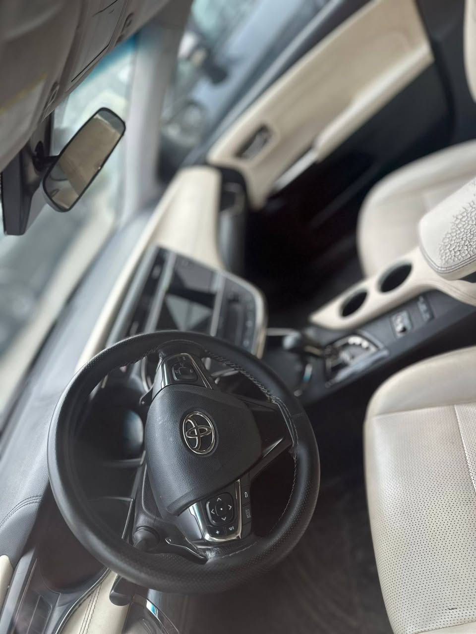 [١٥‏/١، ٢:٢١ م] Ok: ت‌‌ۆیۆتا ئەڤەلۆن 
مۆدیل 2018 ئەمریکی 
رەنگ: نیلی 
مواسفات:ٚ بس سلایت نیە، کوشین ساردوگەرم،پەردە،ناوزەرد 
تەنها:ٚ بونیتەو جەملغ سبوغ 
بێ ناوگرتن، ئیرباگ بەشەرتە 
مەکینە V6 کەپس نەکراوە 
رەقەم هەولێر سەنەوی نوێ 
رۆیشتن 175 میل  
بەقستە تیشە ئی فروشین 
نرخ 2200$$ 
***********
::::::::::::::::::::::::::::::::::::::::::::::::::::::::::::::::::::::::::

[١٥‏/١، ٢:٤٦ م] Ok: تويوتا افلون 
مديل 2018 امريكي 
لون نيلي 
بدون سلايت كشنات تبريد و تدفئة
داخل اصفر بردات بلاد 
فقط بنيد و جاملغ صبغ بدون دواخل
ايرباك بشرط محرك ٦ ممفتوح 
رقم اربيل سنوية جديد 
ماشية 175 ميل 
سعر 2200 $$
*********** أربيل, العراق
