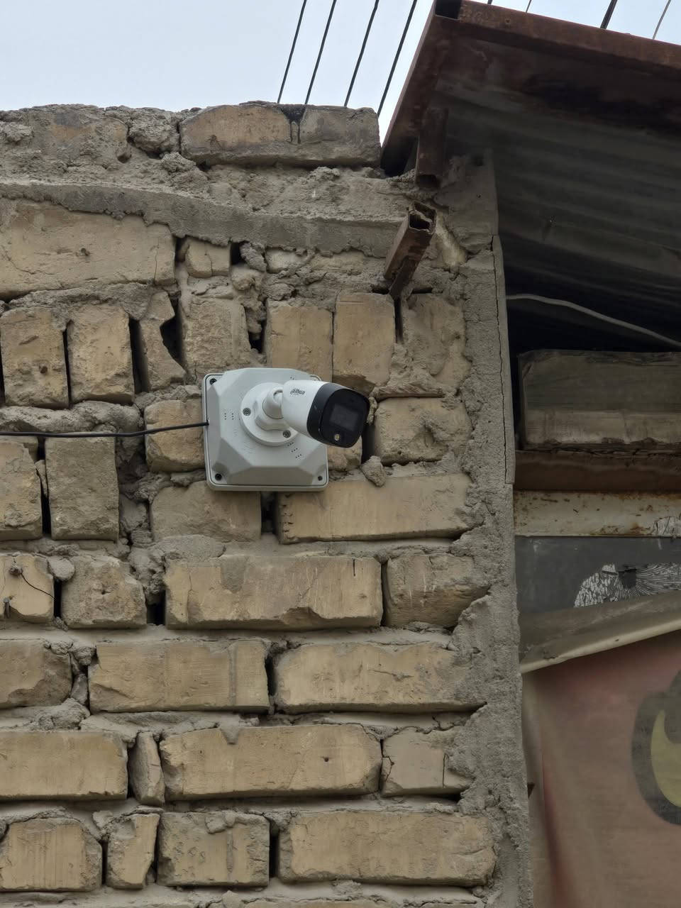 تم بحمد الله تأمين بيت بالكامل بكامرات دهوة الاصلي بضمان وبصورة وصوت 
يوجد لدينا تجهيز وصيانة وتنصيب جميع أجهزة الكاميرات وبكادر محترف .للتواصل عن طريق الواتساب 
***********
***********
Hqsn Hamzah
