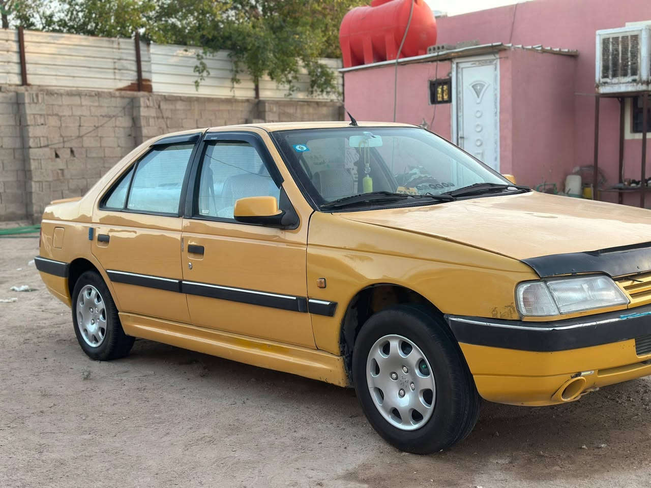 السلام عليكم
بيجو 405 موديل2010 
جاهزه كير مكينة حدادية 
سيارة بأسمي رقم انكليزي
مصفرة هيئة وغرامات
السعر 25 ورقة 
***********
